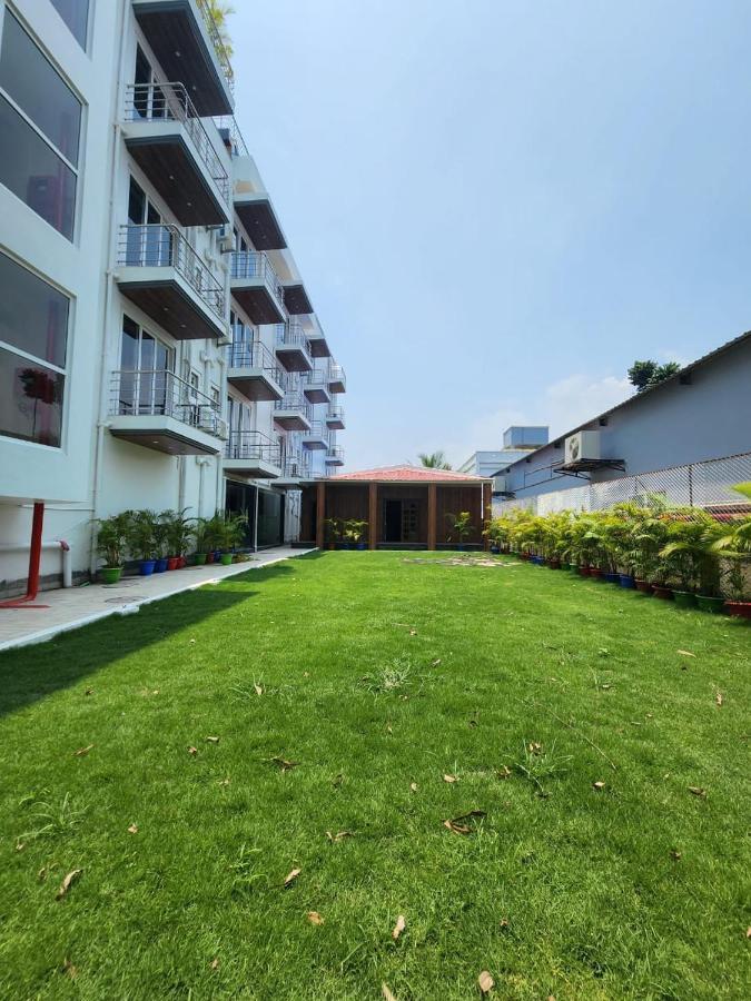 Blue Waves Hotel Tajpur 외부 사진